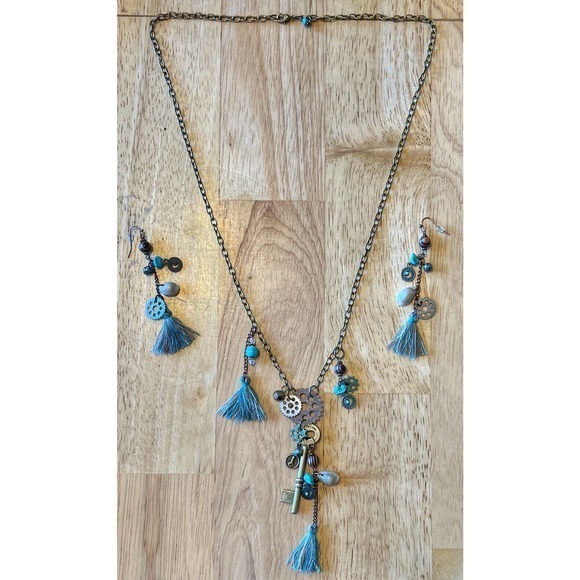 Women’s Antique Cooper/Bronze Pendant Necklace with Tassel, Misc. Charms NEW - Picture 3 of 4